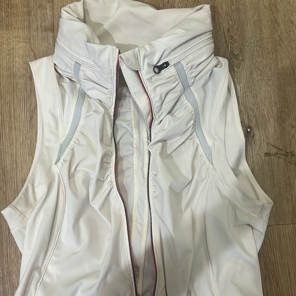 Lululemon running vest 6 - Picture 3 of 6